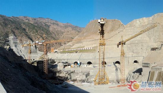 时搏（中国）塔机参与苗尾水电站施工